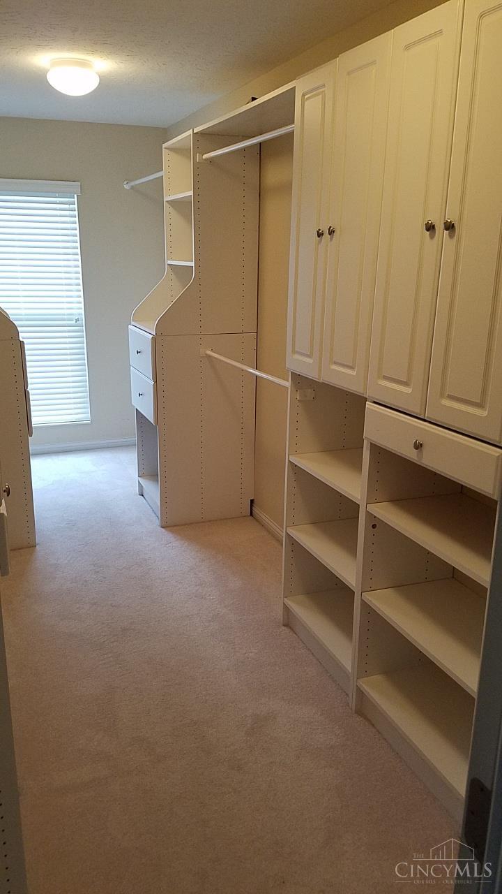 6173 Greenbrier Glen