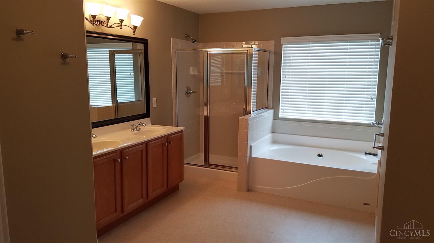 6173 Greenbrier Glen