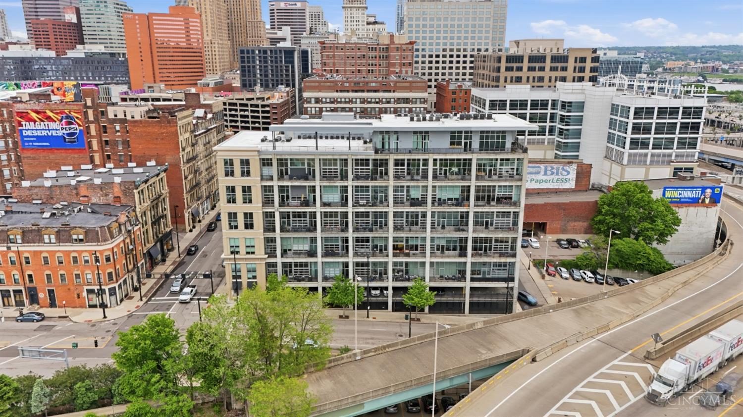 353 W Fourth Street 305