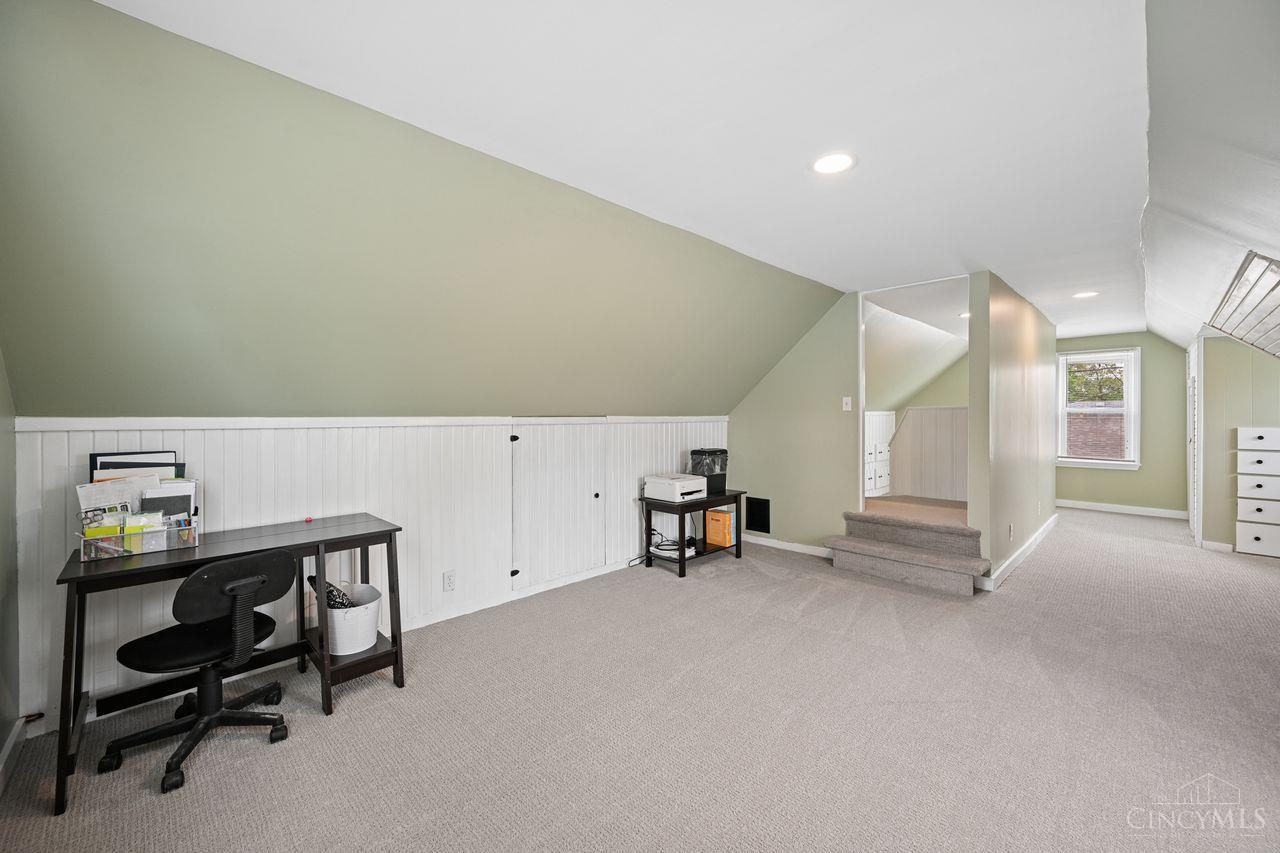 1023 Noyes Avenue