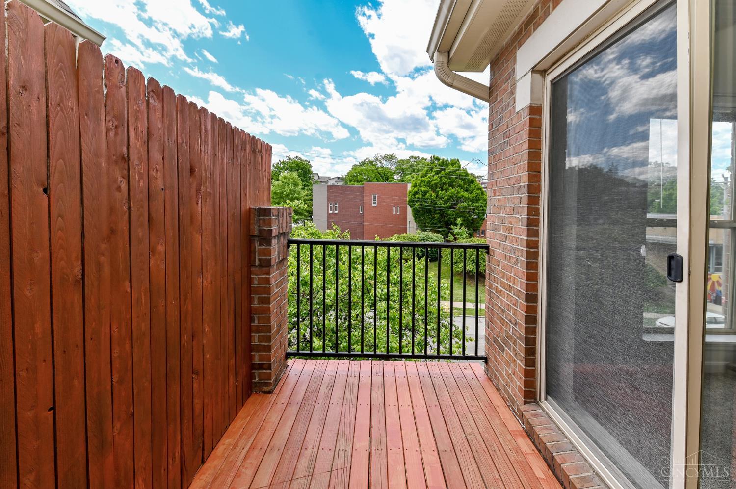 2822 Eden Avenue 5B