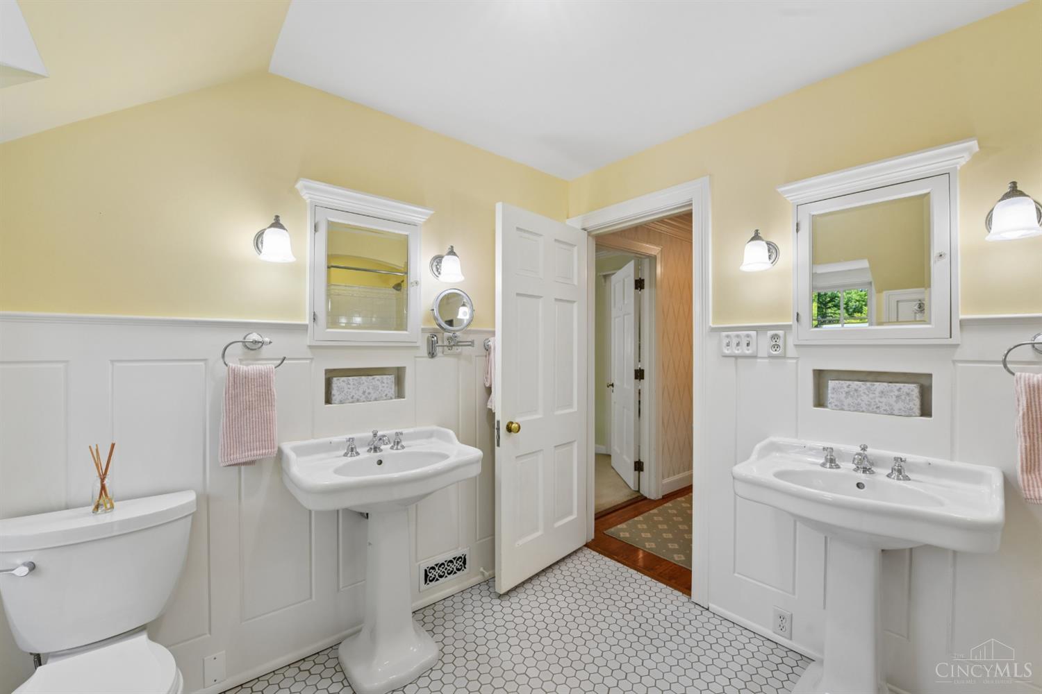 1211 Herschel Woods Lane