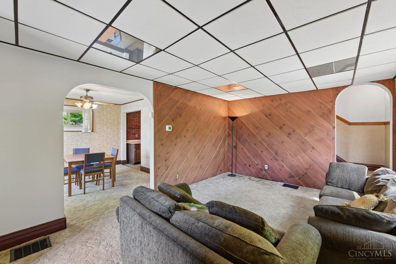 5636 River Road