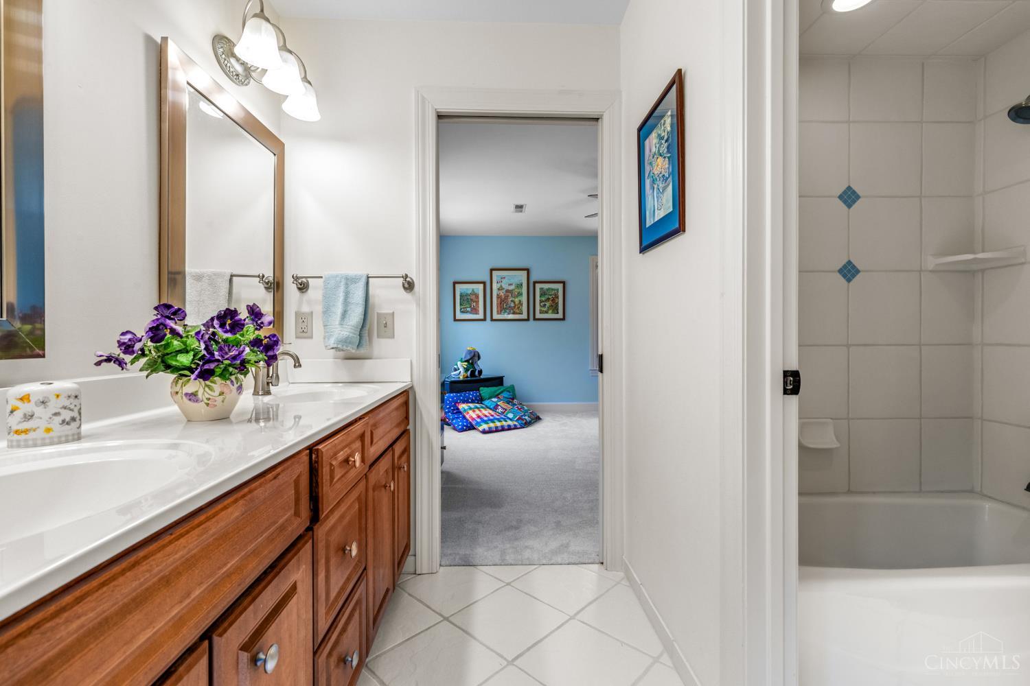 6155 Hunters Trail