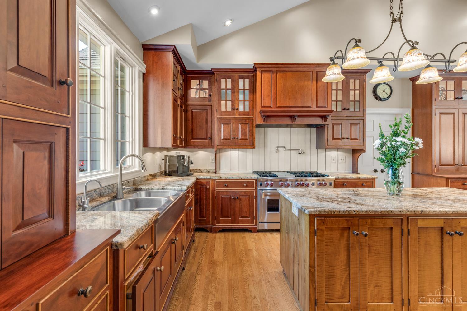6155 Hunters Trail