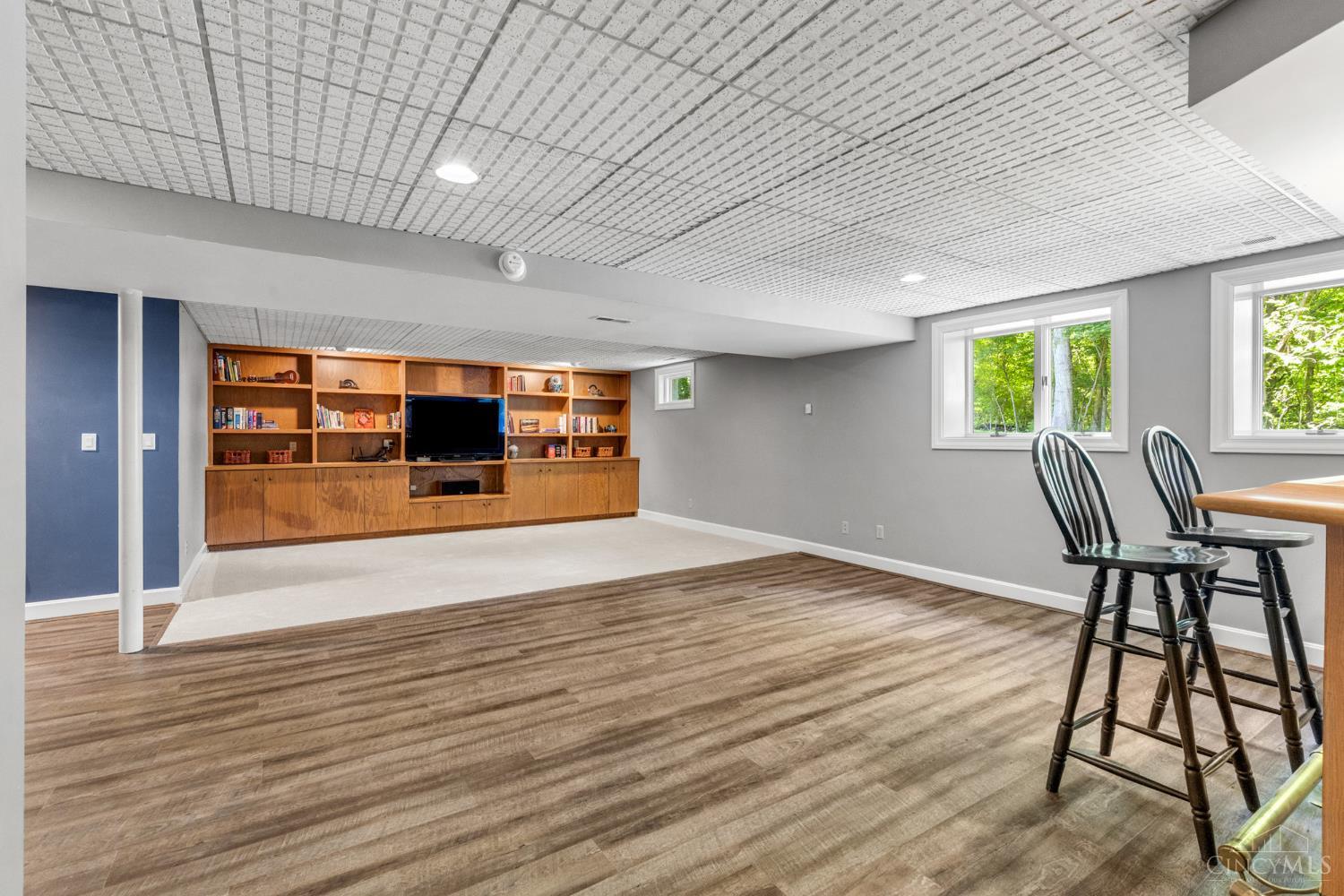 6155 Hunters Trail