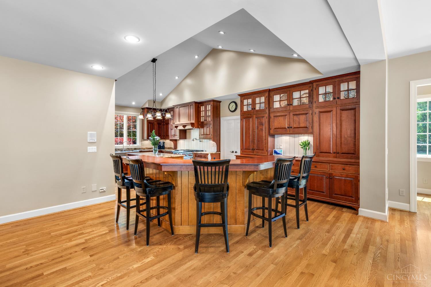 6155 Hunters Trail