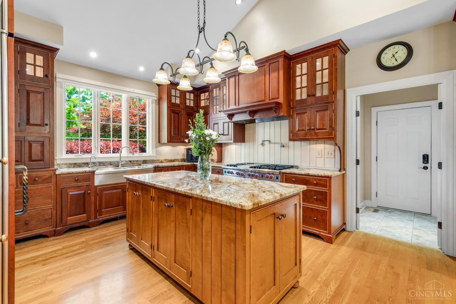 6155 Hunters Trail
