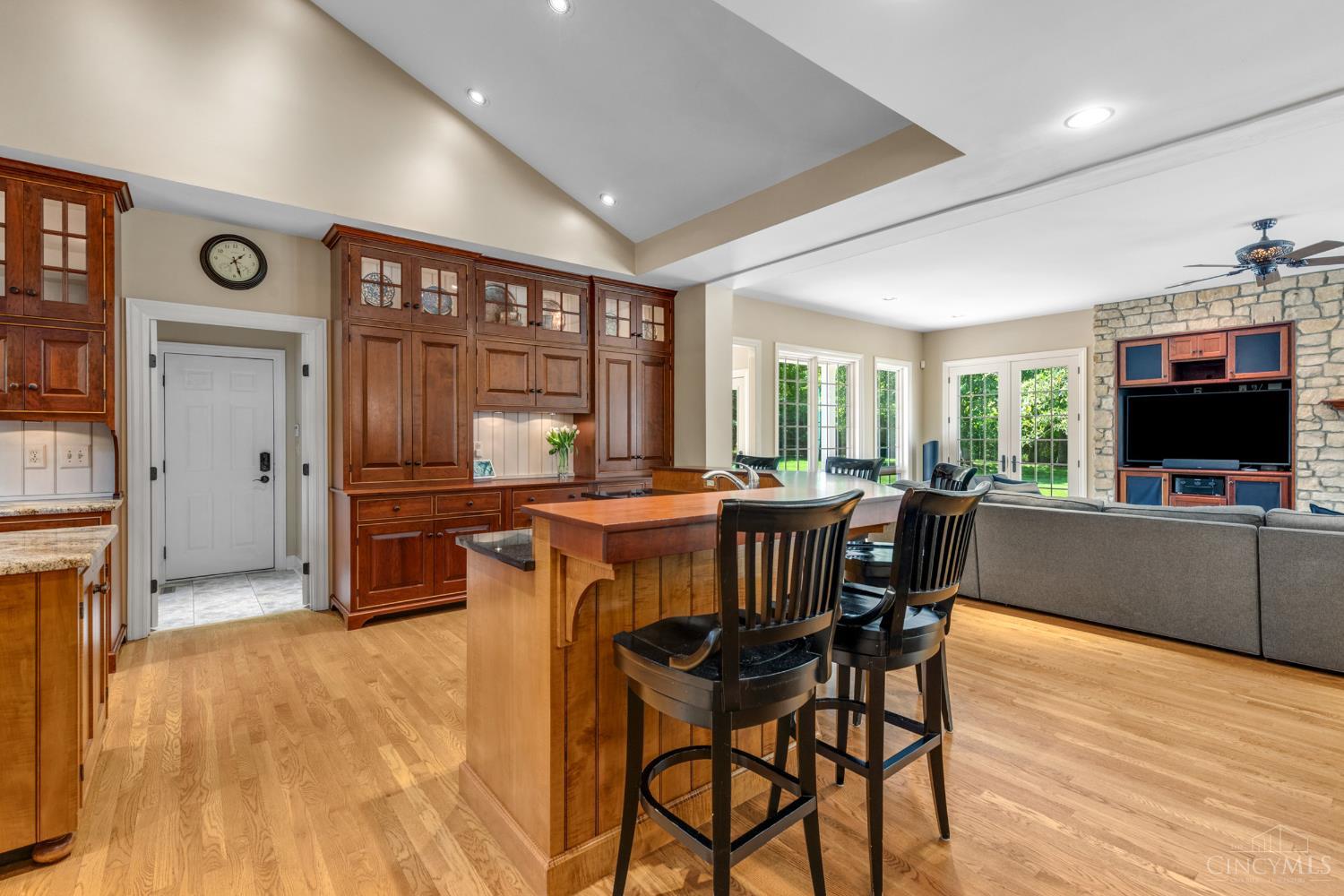 6155 Hunters Trail