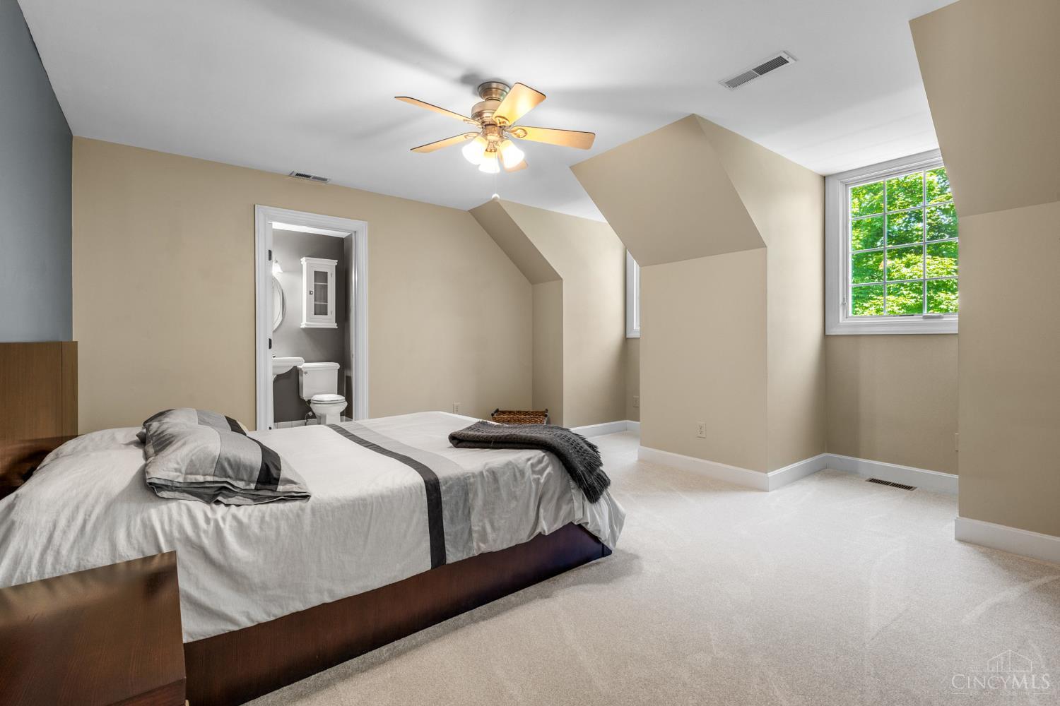 6155 Hunters Trail