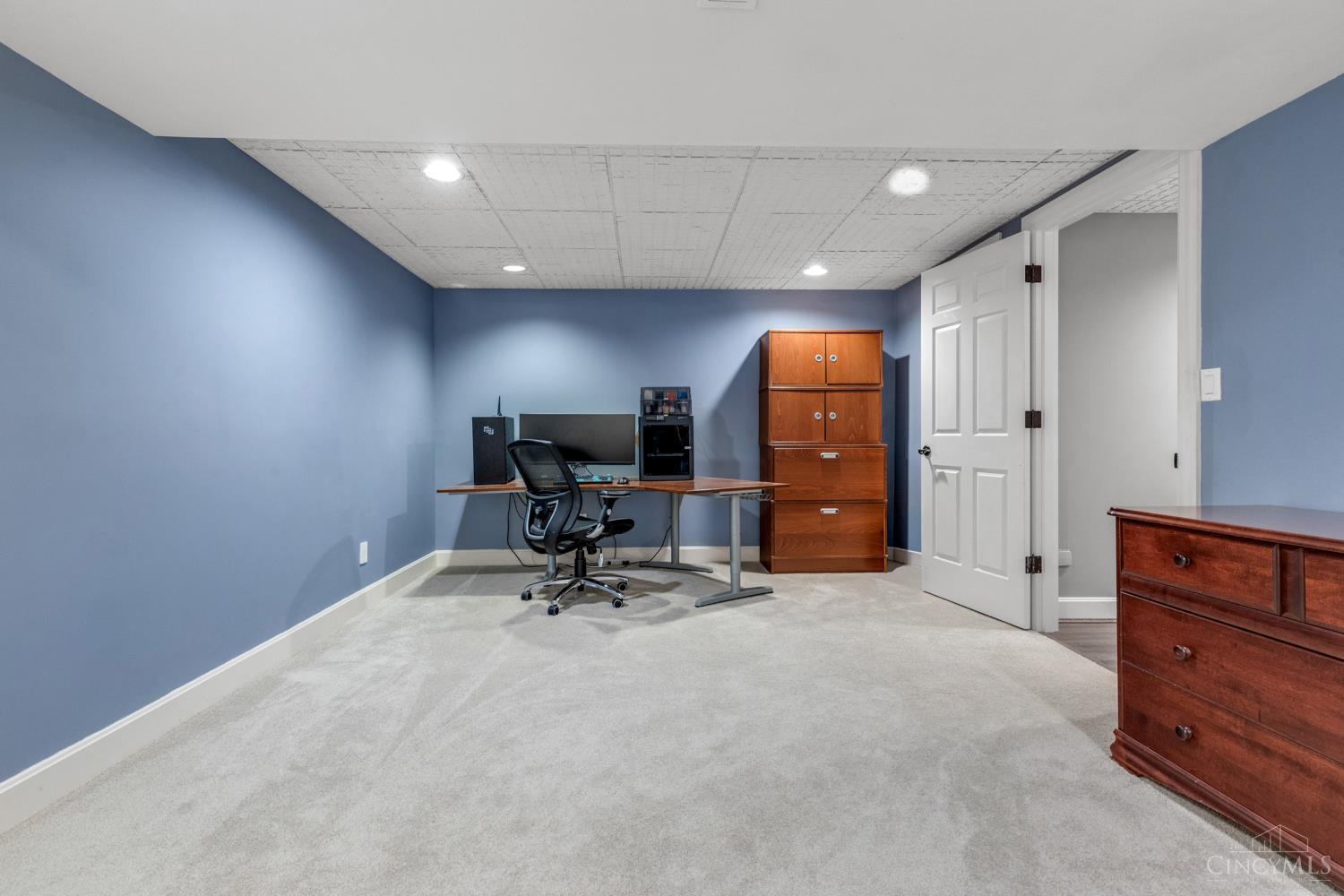 6155 Hunters Trail