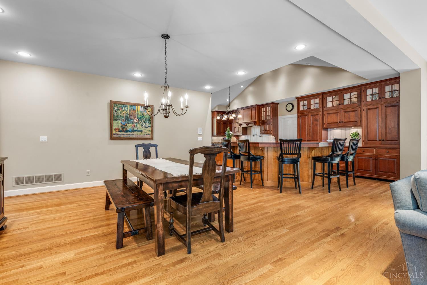 6155 Hunters Trail