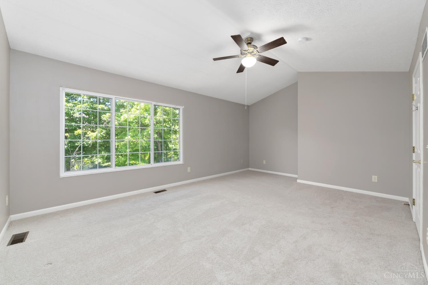5927 Castlewood 4