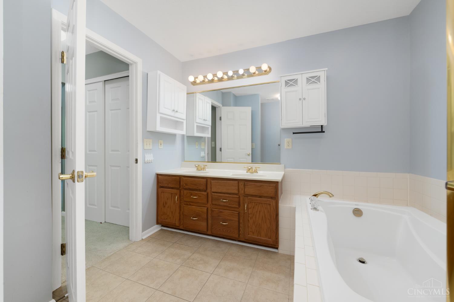 5927 Castlewood 4