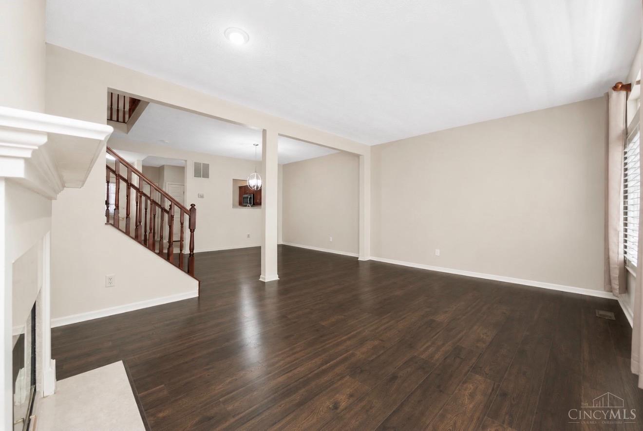 5927 Castlewood 4