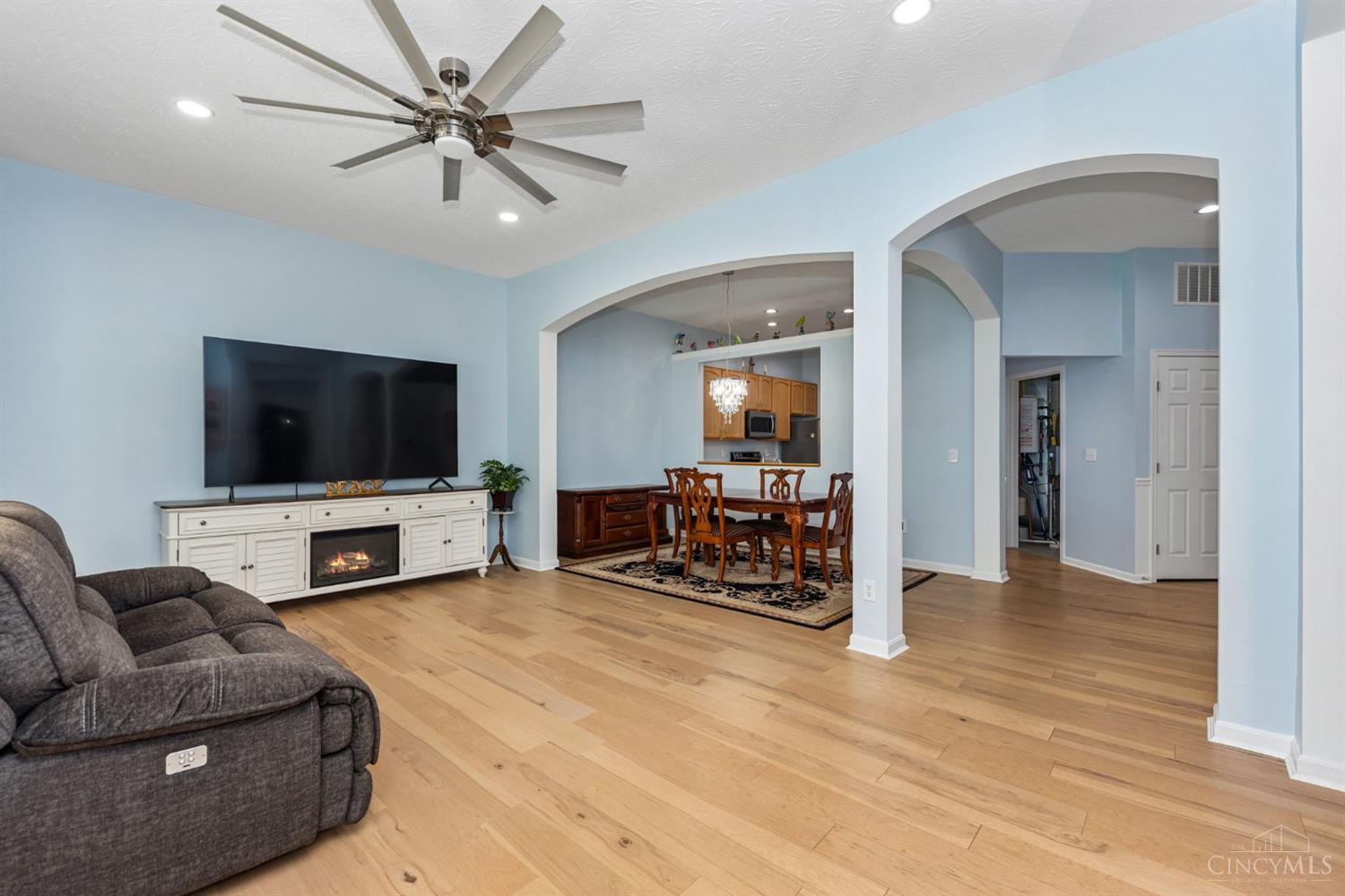 4115 Woodsly Drive