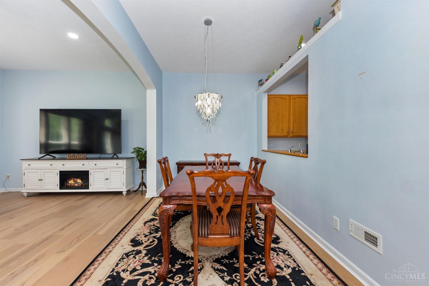 4115 Woodsly Drive