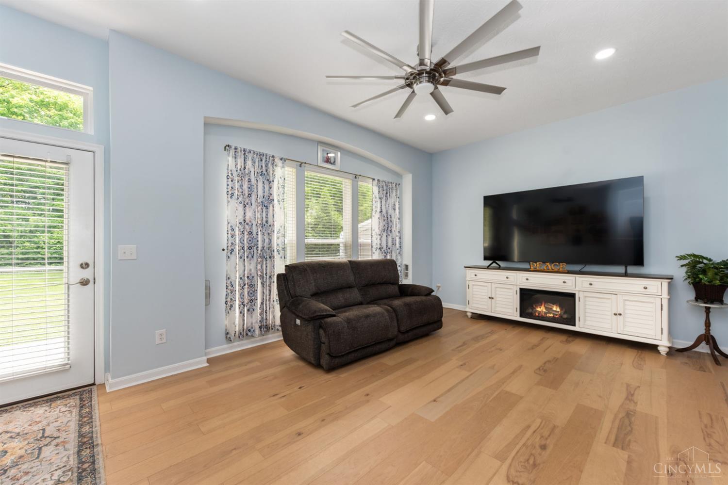 4115 Woodsly Drive