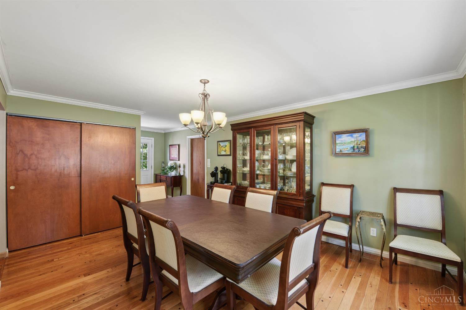 5514 Cove Court