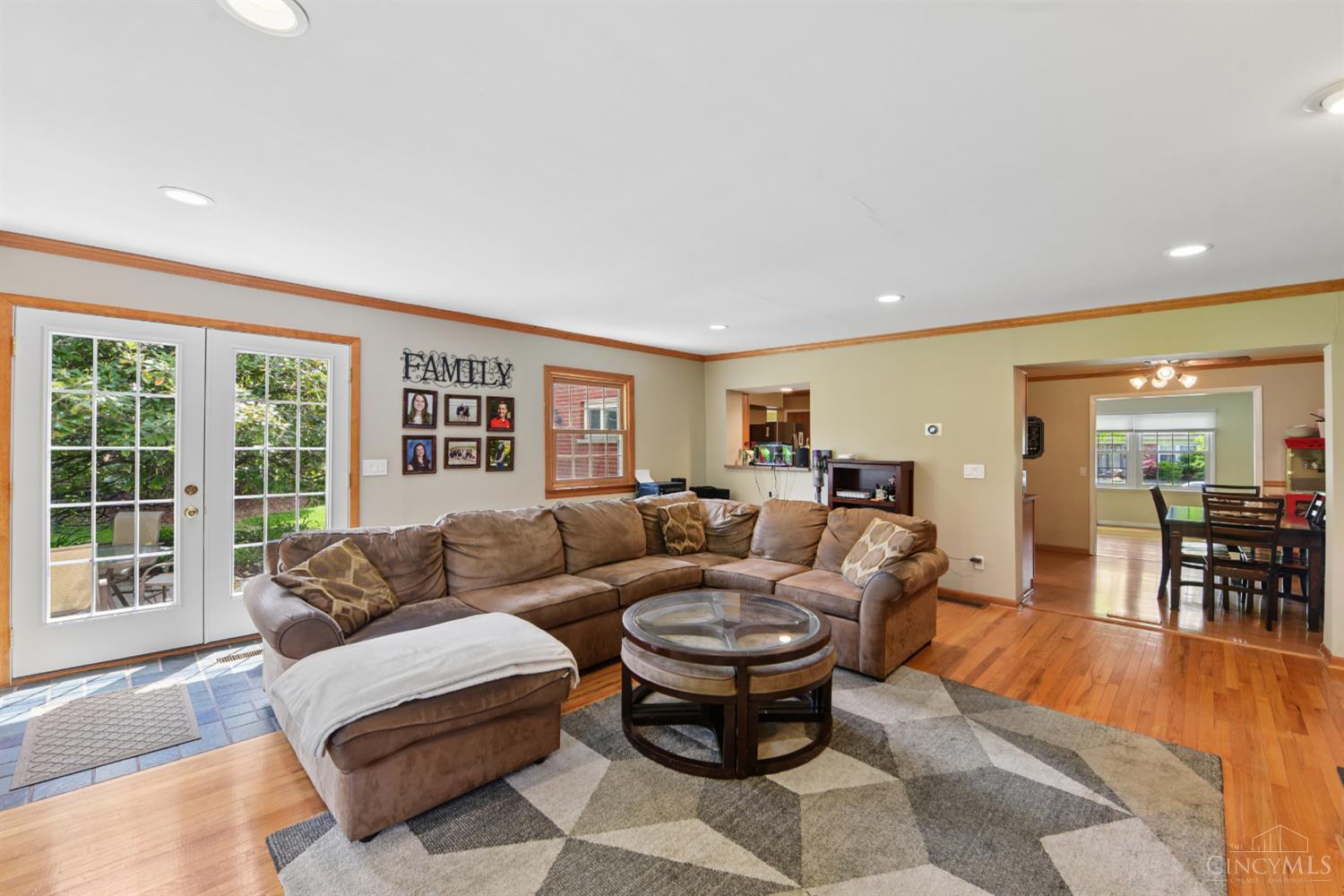 5514 Cove Court