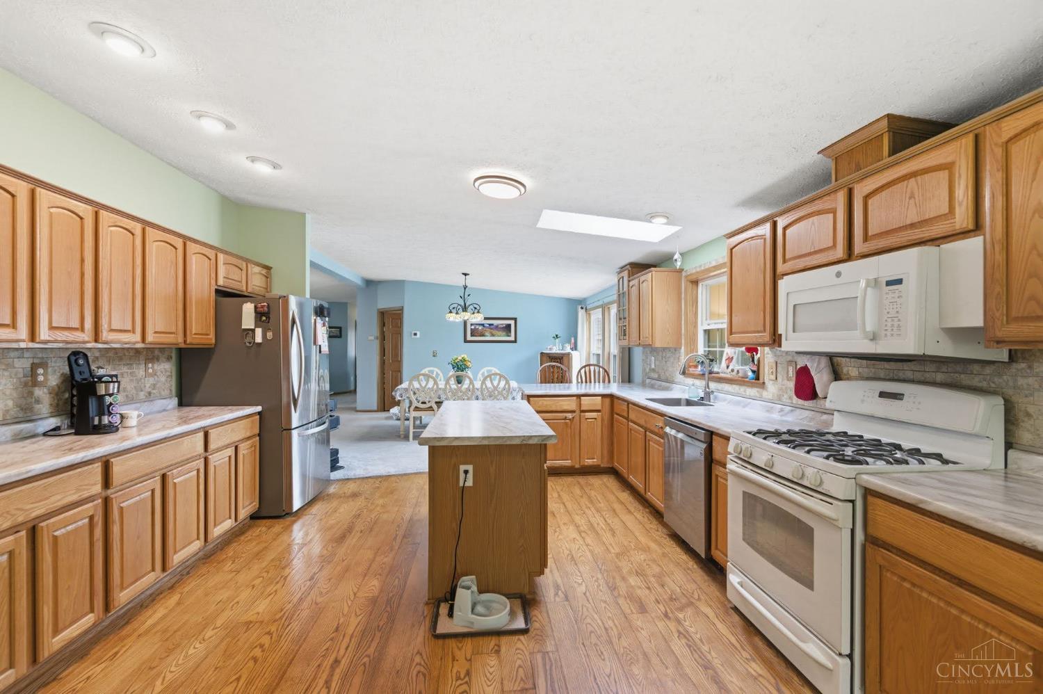 2310 Mallory Court 8