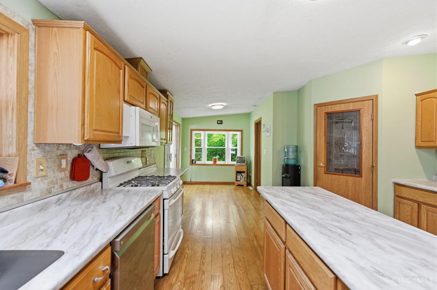 2310 Mallory Court 8