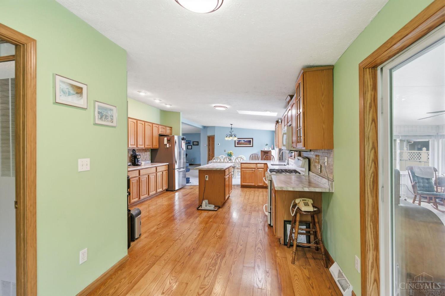 2310 Mallory Court 8