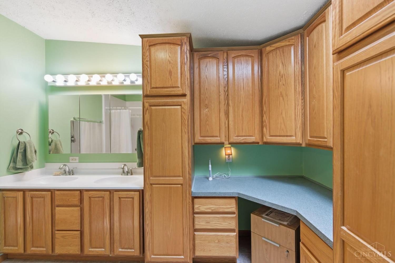2310 Mallory Court 8