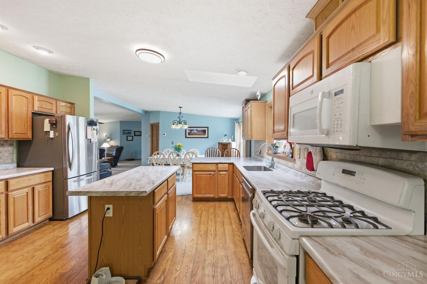 2310 Mallory Court 8