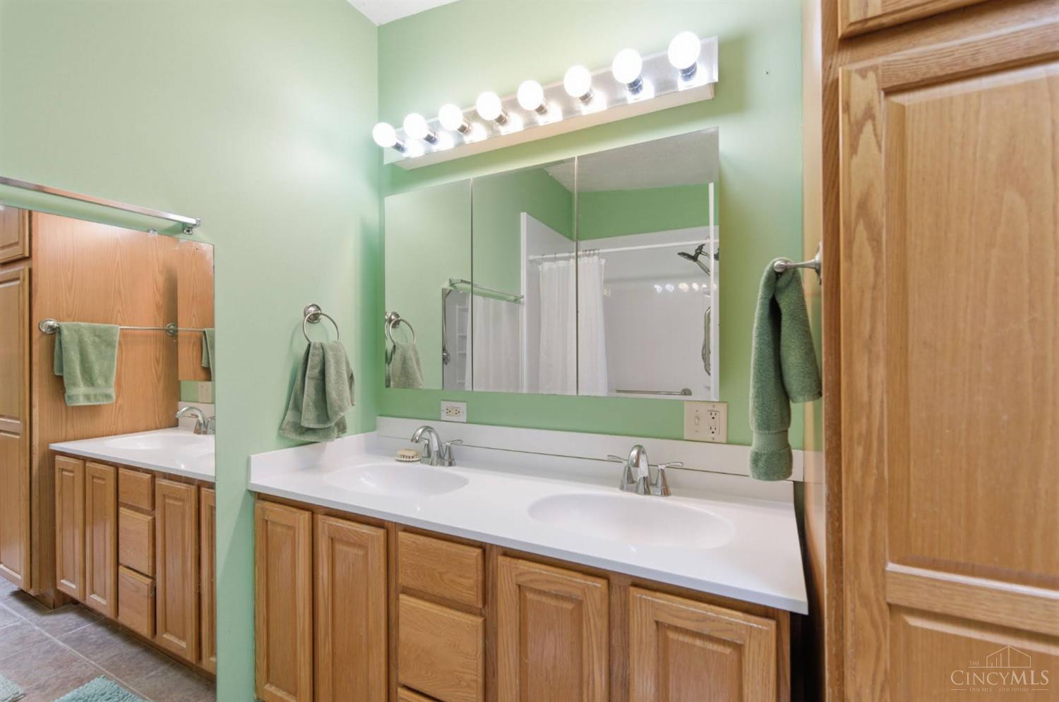 2310 Mallory Court 8