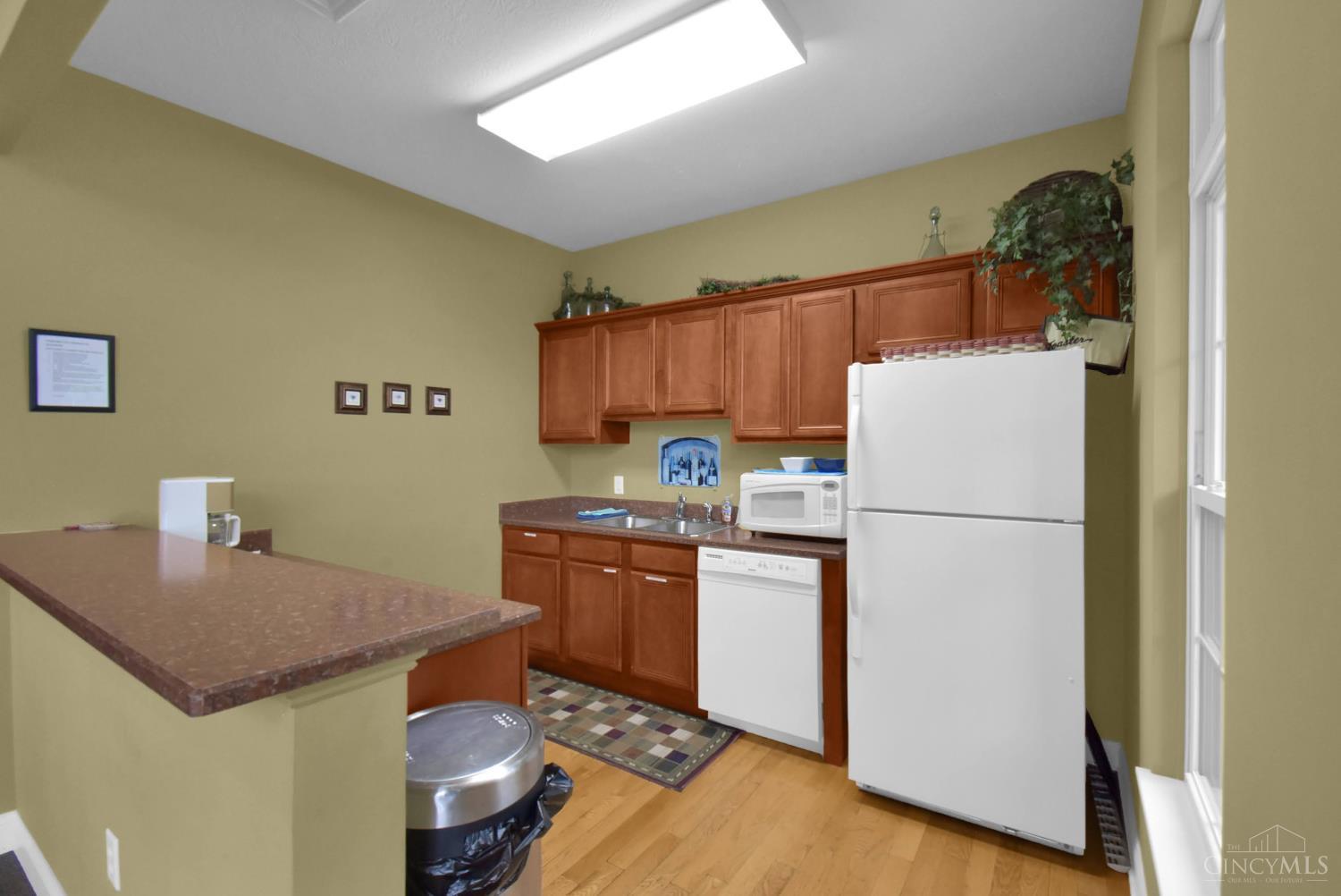 2310 Mallory Court 8