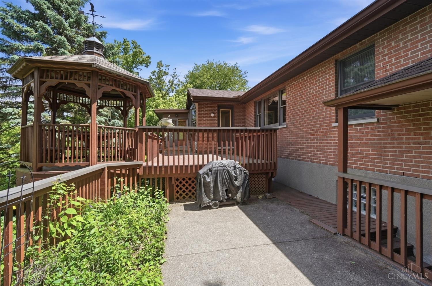 4290 Marcrest Drive