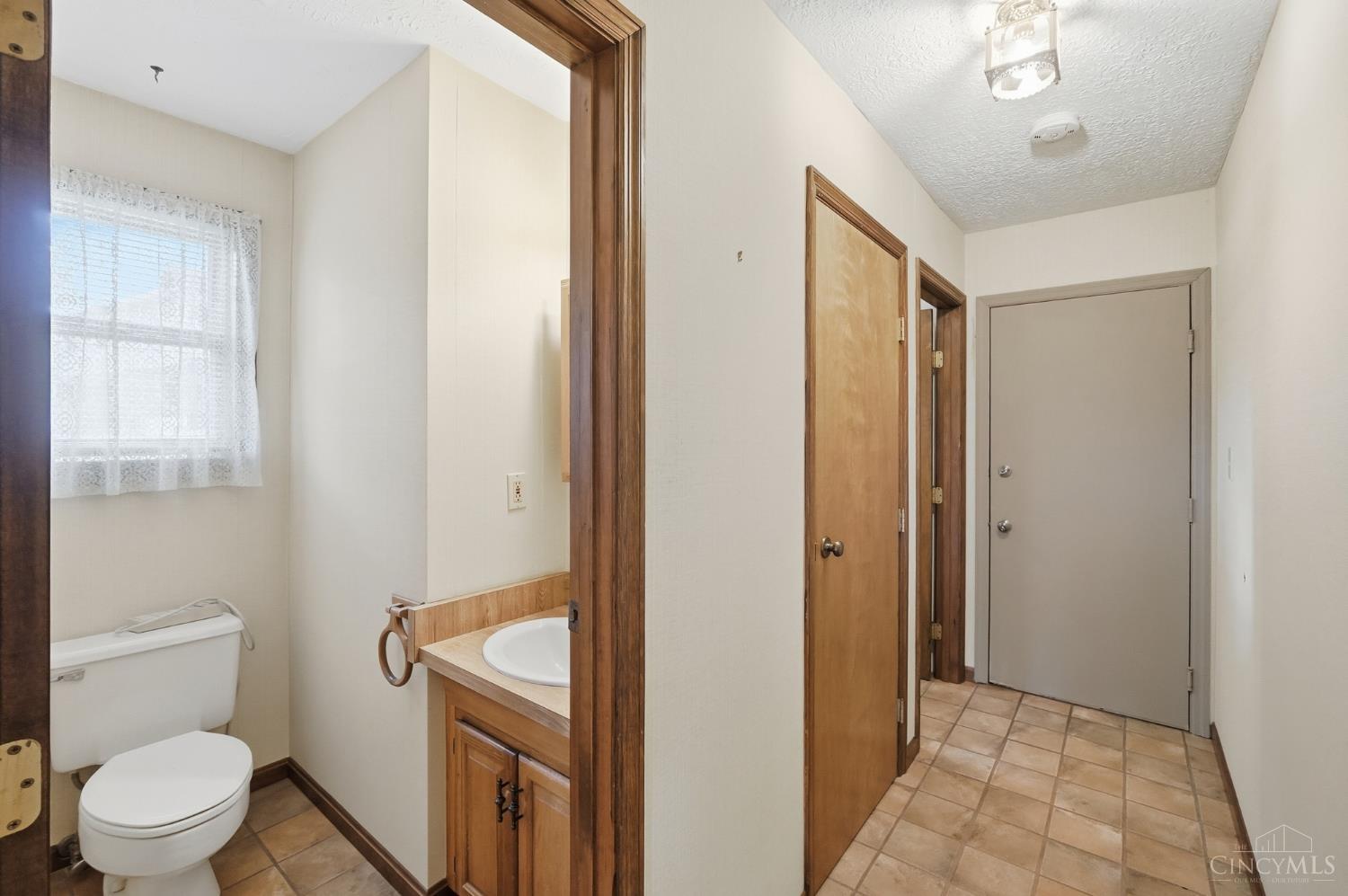 4290 Marcrest Drive