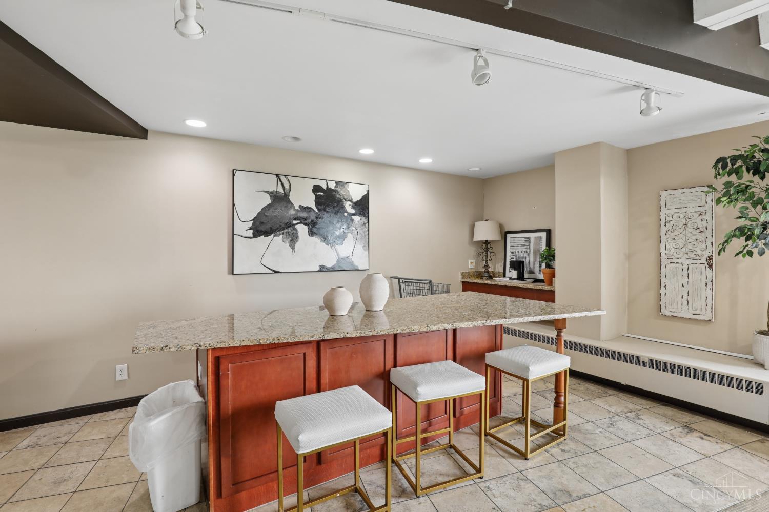 810 Matson Place 602