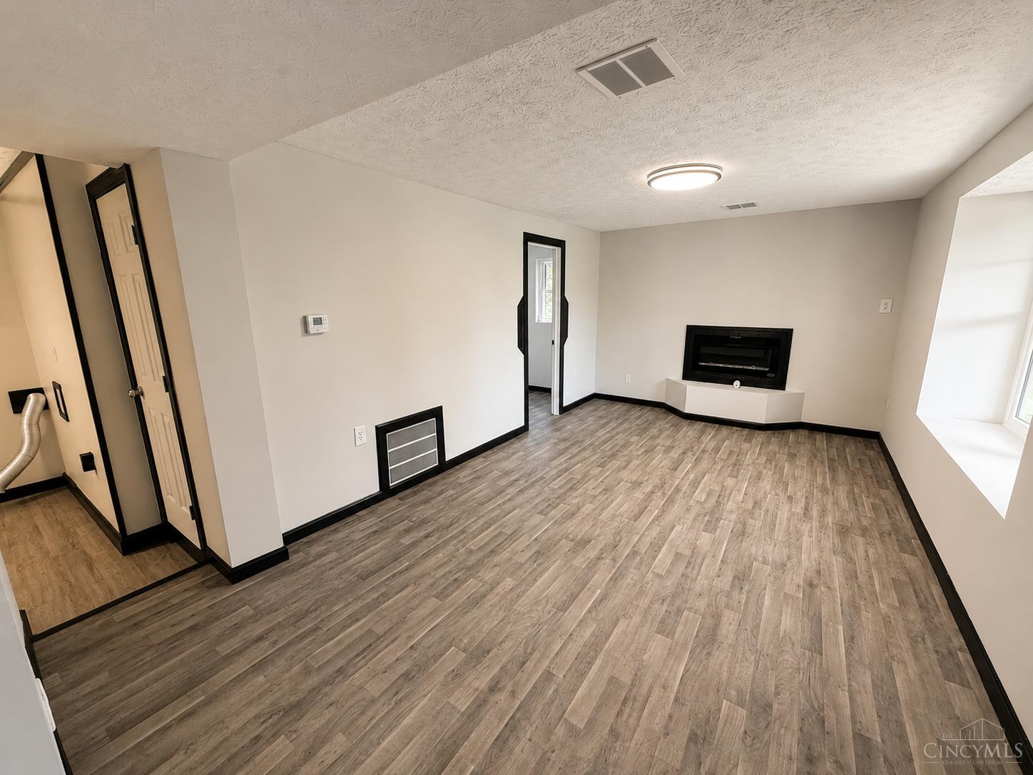 121 E 5th Street