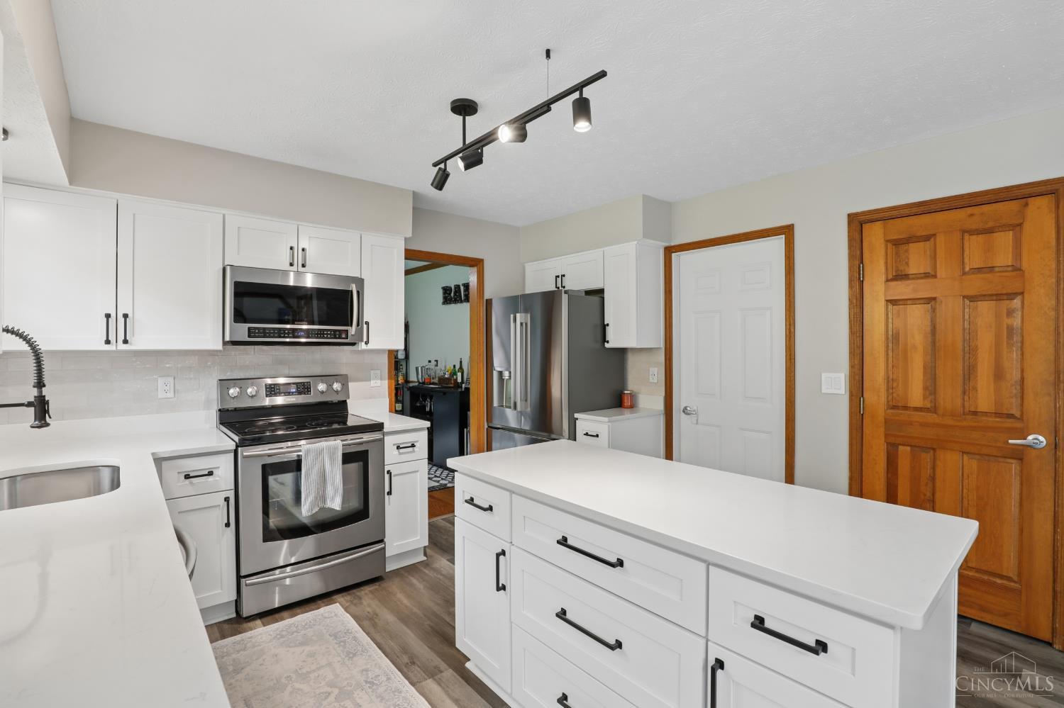 6594 Countryside Trail