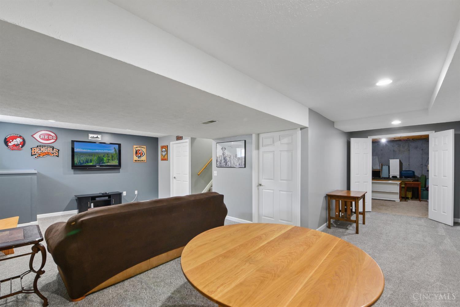 5145 Grandin Ridge Drive