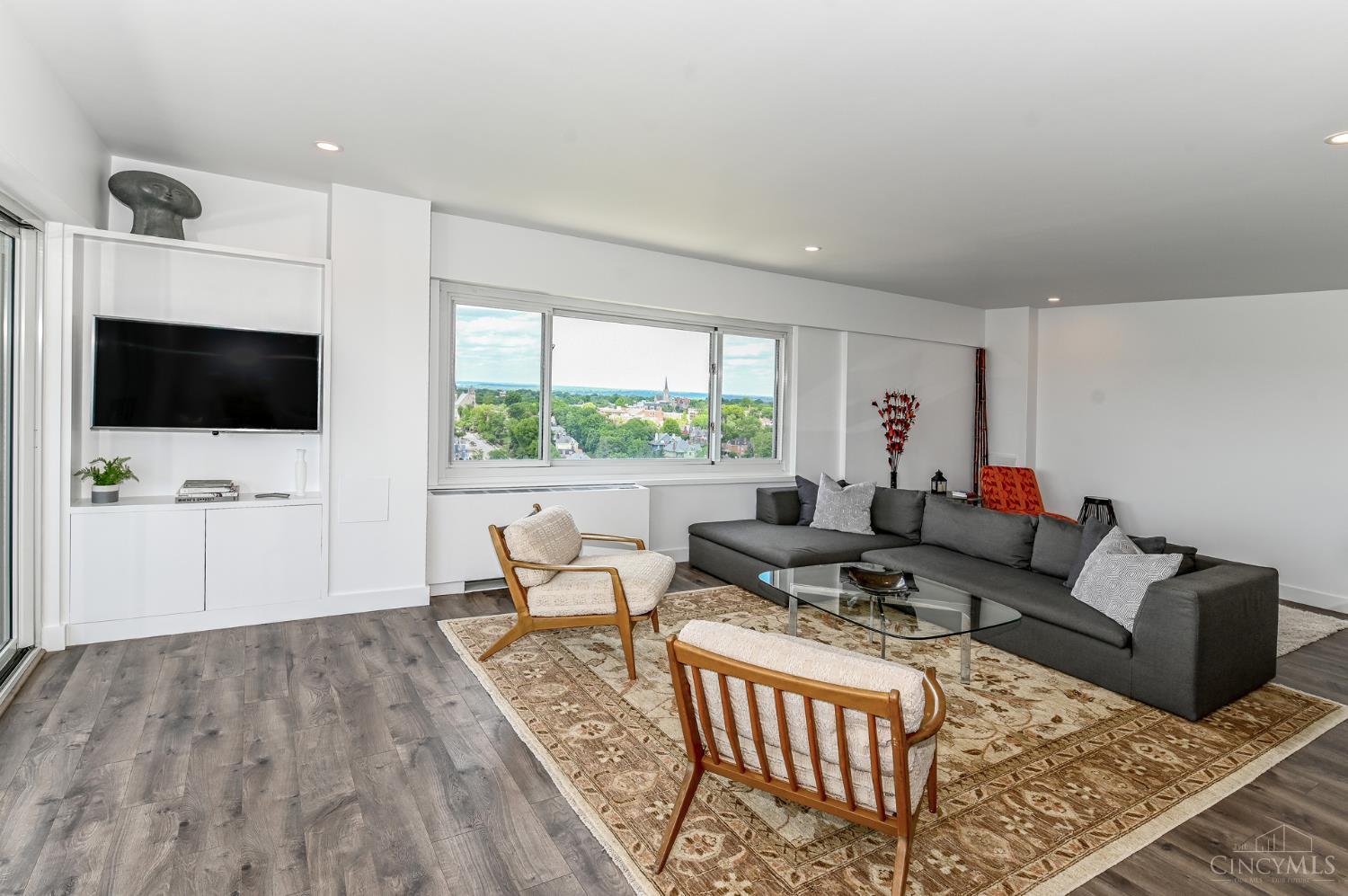 2200 Victory Parkway 2307