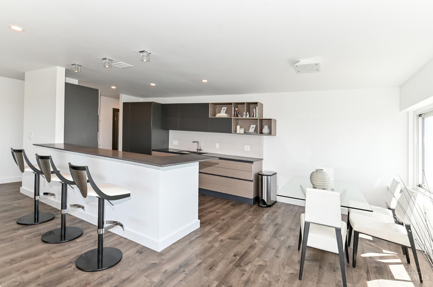2200 Victory Parkway 2307