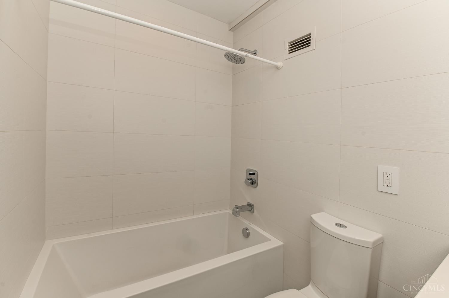 2200 Victory Parkway 2307