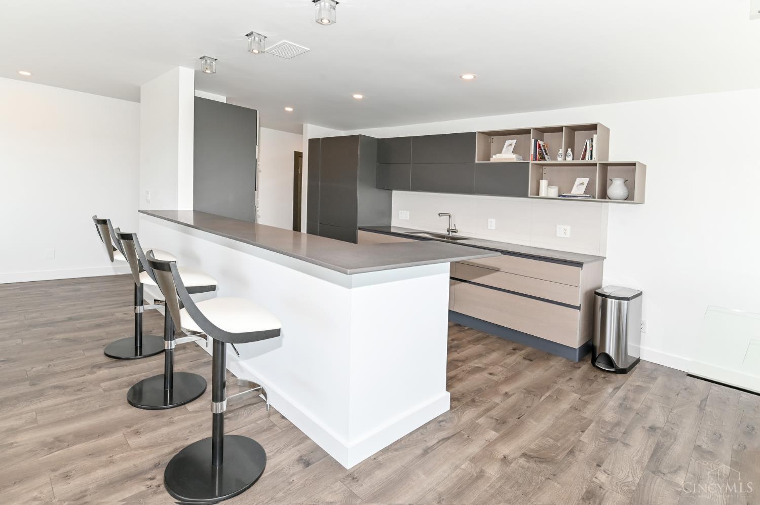 2200 Victory Parkway 2307