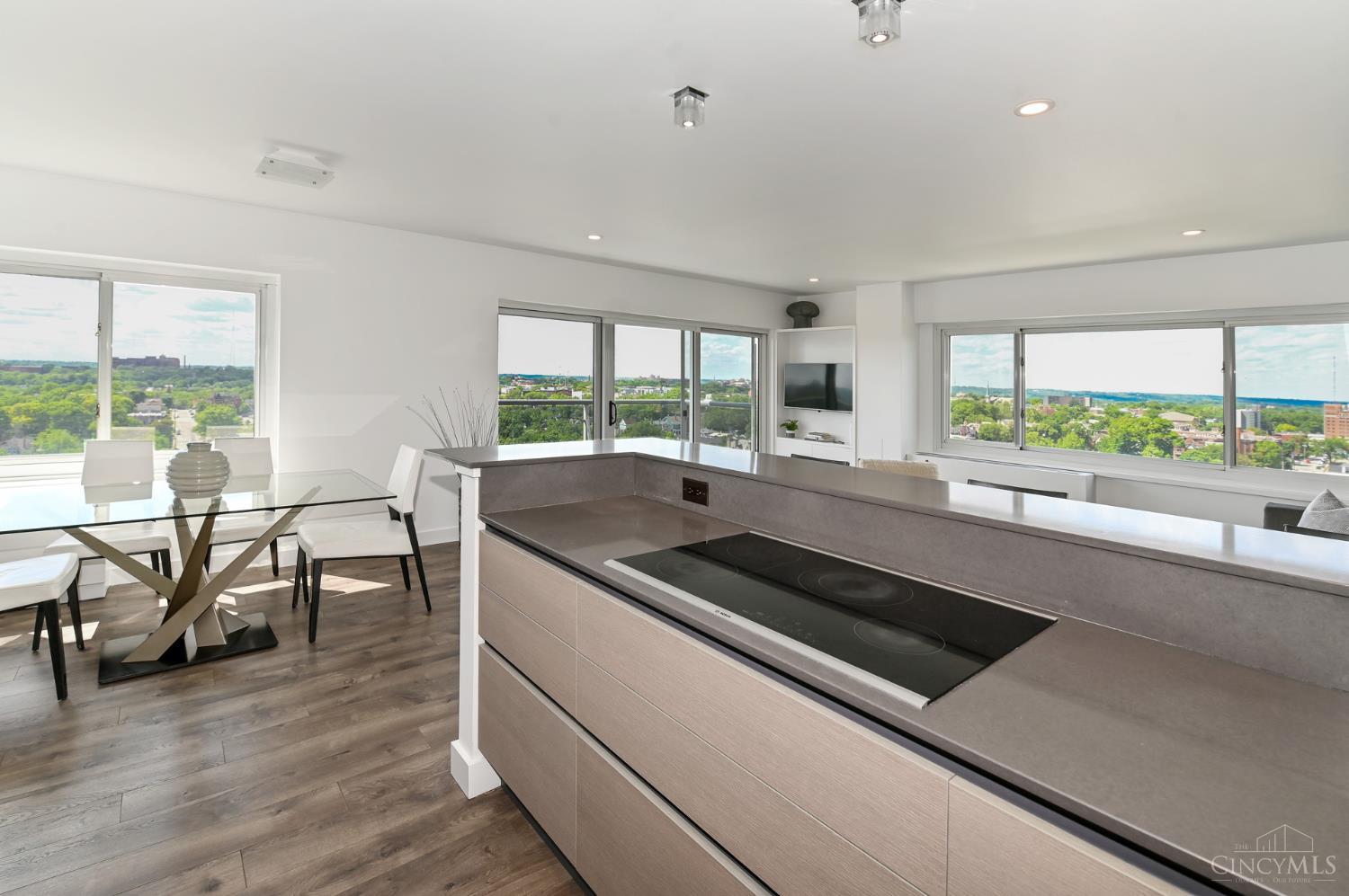 2200 Victory Parkway 2307