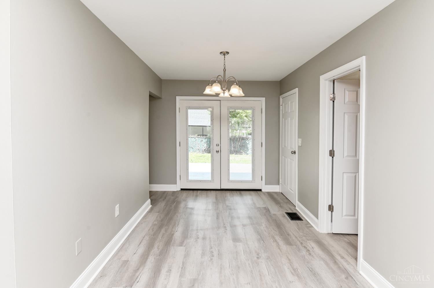 1316 Landis Lane