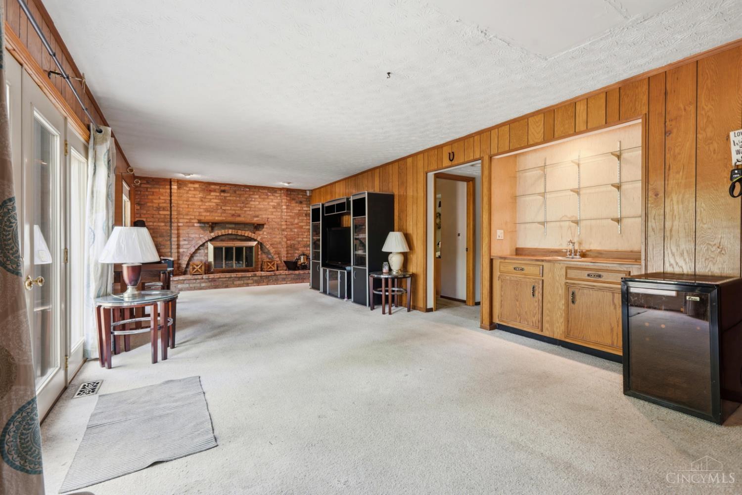 6377 Ironwood Drive