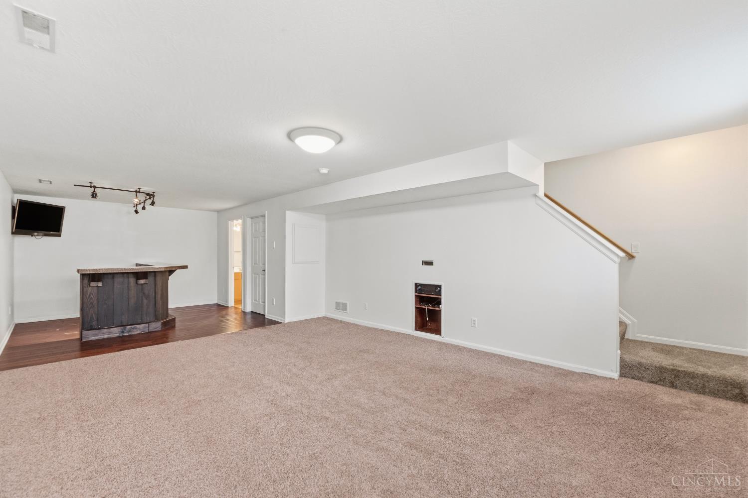 4087 Woodsly Drive