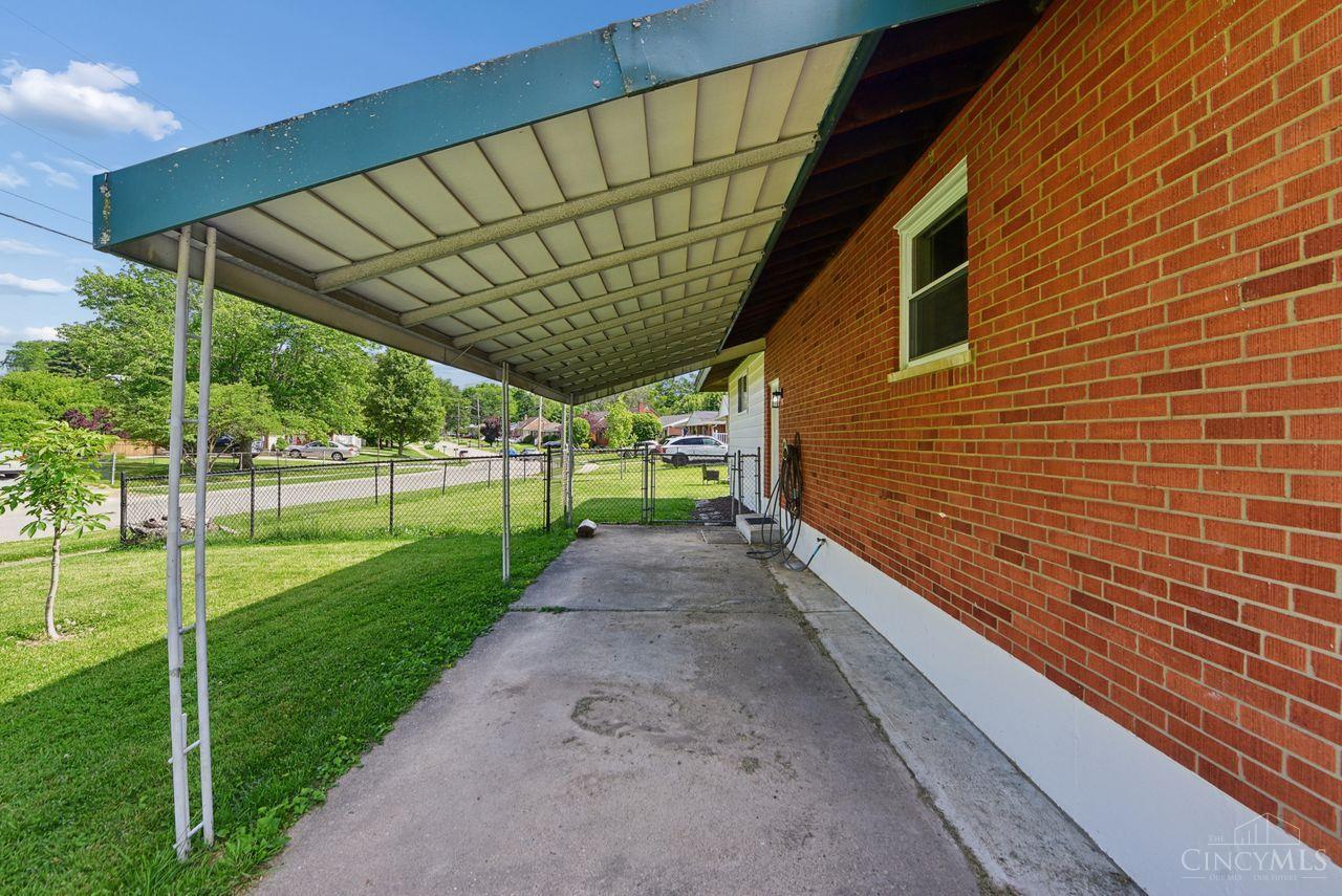 7089 Bluecrest Drive