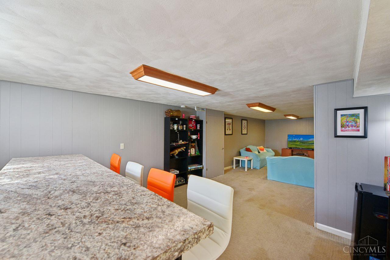 7089 Bluecrest Drive