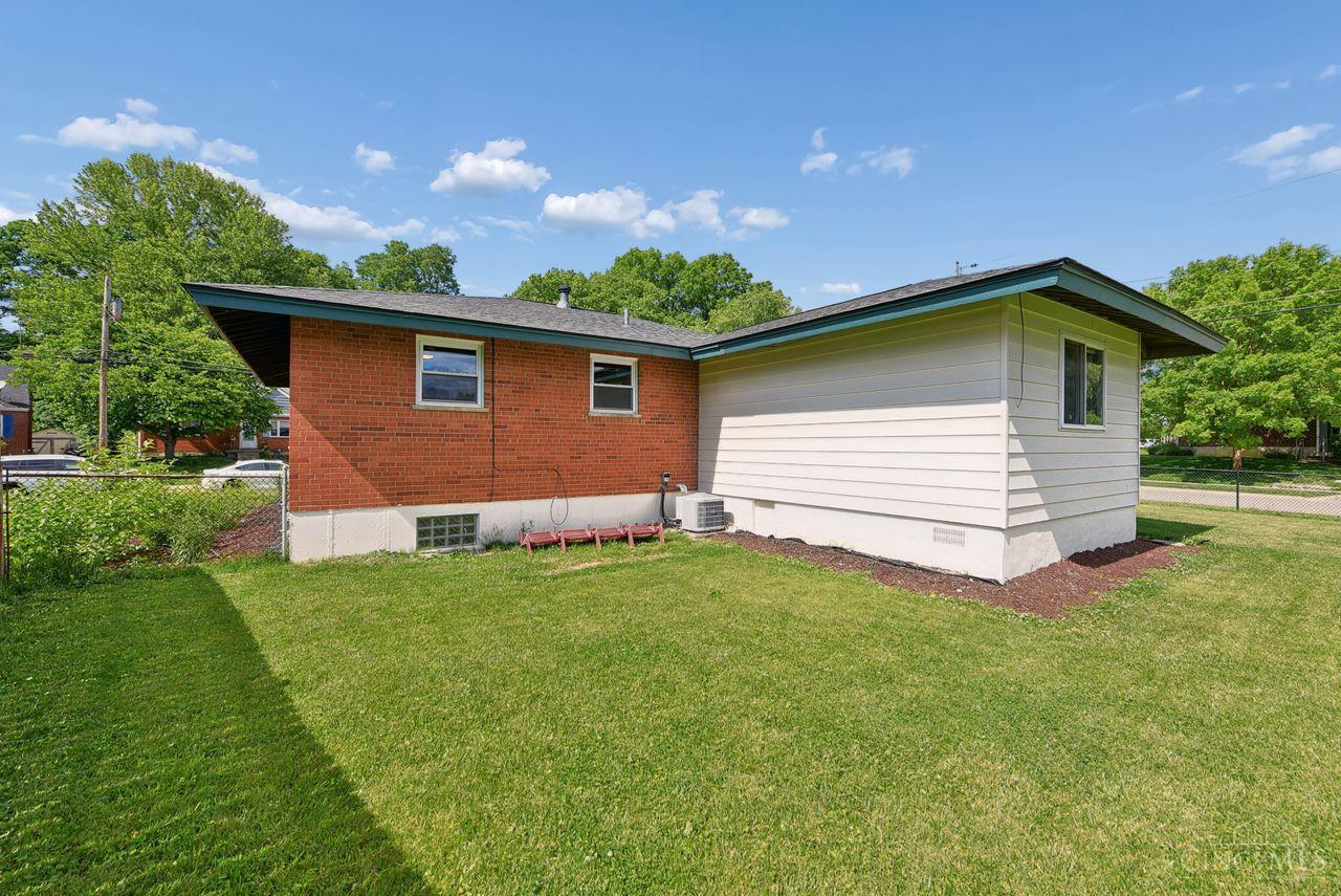 7089 Bluecrest Drive