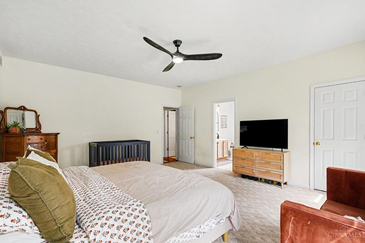 3920 Pine View