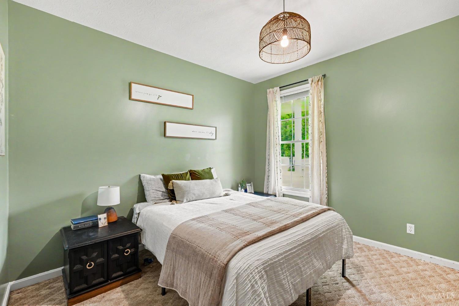 3920 Pine View